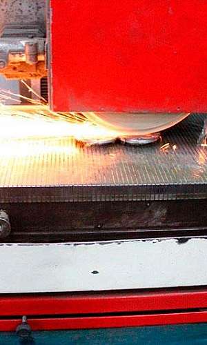 Retífica plana e cilíndrica Retífica plana e cilíndrica